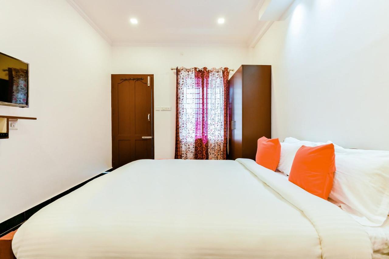 Spot On 39480 Vattekad Tourist Home Kakkanad Exterior photo