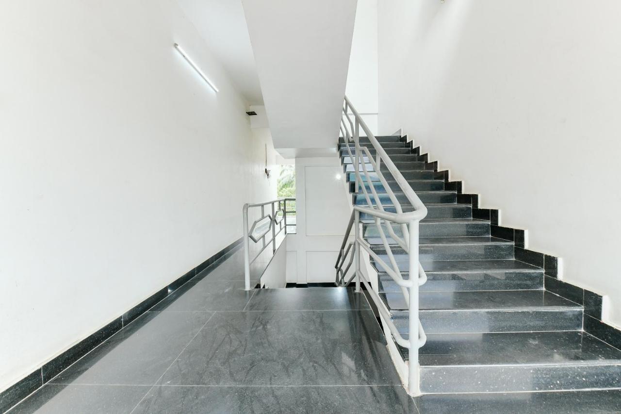 Spot On 39480 Vattekad Tourist Home Kakkanad Exterior photo